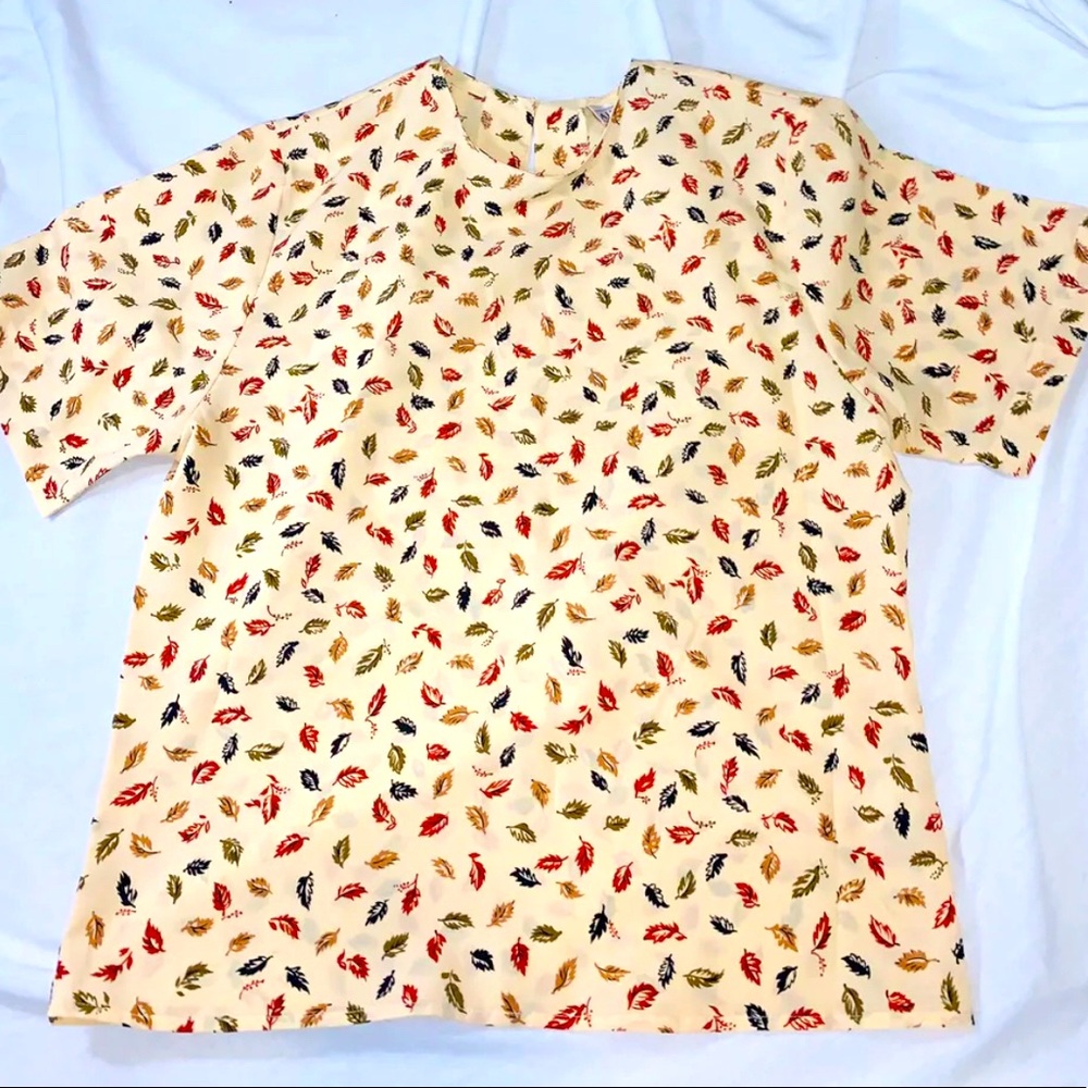 Vintage Alyssa Carr Women’s lightweight fall leaves inspired shirt Size 6
